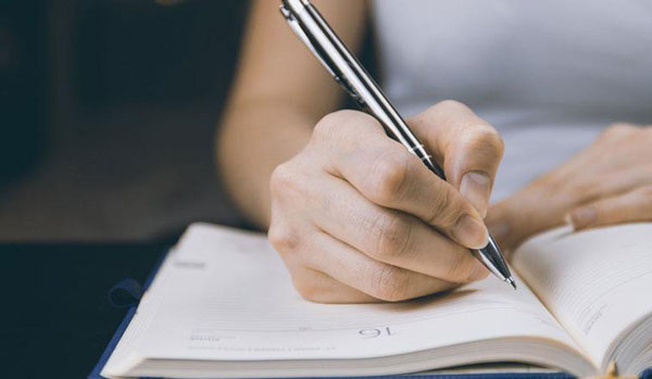 Tiêu chí chọn bút luyện viết chữ đẹp