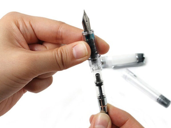 Kinh nghiệm chữa bút máy không ra mực