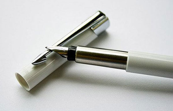 Tiêu chí chọn bút mực cho học sinh lớp 2