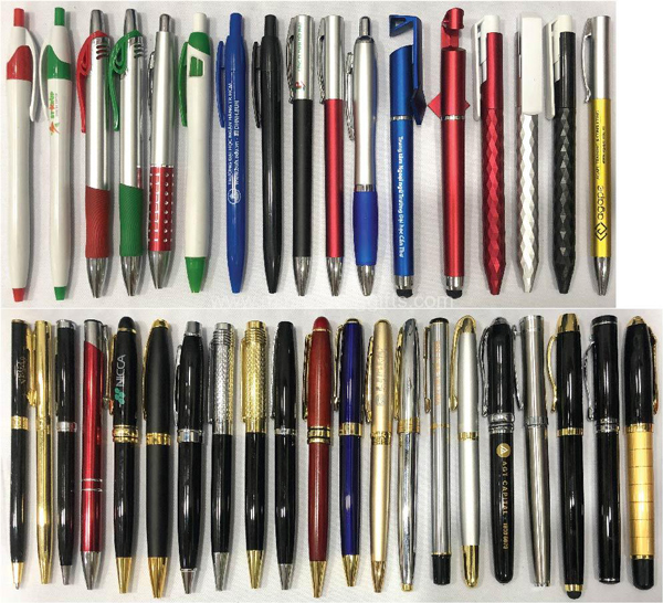 So sánh bút bi nhưa và bút bi kim loại