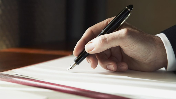 Cách chọn bút ký phù hợp cho nam