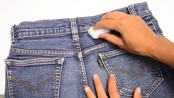 Mẹo tẩy vết mực trên quần jean