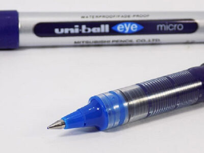 Vì sao bút bi nước được nhiều người ưa chuộng