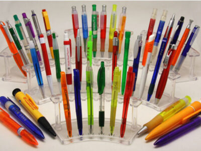 Điểm khác biệt giữa bút bi nước và bút bi khô