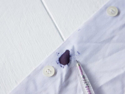 Cách tẩy mực bút bi trên áo hiệu quả