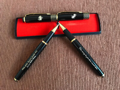 Bút ký khắc tên món quà đầy nhân văn và ý nghĩa